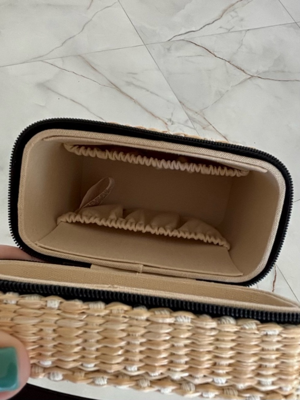 CHANEL Les Beiges Wicker Cosmetic Case + Box - Picture 5 of 6